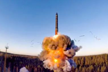 El ocaso del New START: ¿comienza la nueva era de la competencia nuclear global?