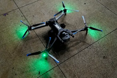 Drones y vigilancia policial en Waikīkī: ¿Seguridad innovadora o amenaza a la privacidad?