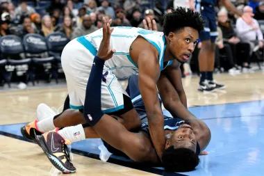 Coby White regresa a Carolina del Norte: ¿La pieza clave para llevar a los Hornets a los playoffs?