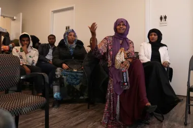 Vacunas, miedo e información errónea: la batalla por la salud pública en la comunidad somalí de Minneapolis