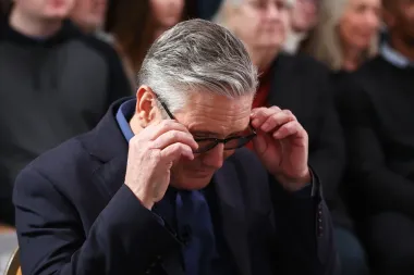 Keir Starmer al borde del abismo: El escándalo Epstein que sacude al poder británico