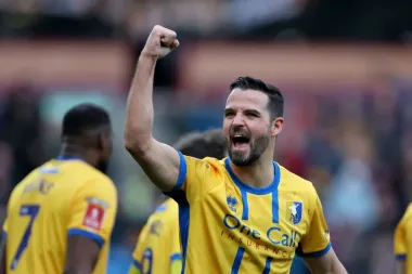 El pulso del fútbol inglés y español: sorpresas en la FA Cup, turbulencias en la Premier y héroes inesperados