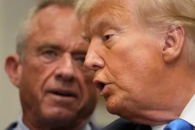 ¿Confianza en jaque? Un año de Robert F. Kennedy Jr. al frente del Departamento de Salud y el retroceso de la comunicación pública