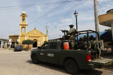 Tierra de nadie: la guerra entre facciones del Cártel de Sinaloa y el drama de las comunidades mineras