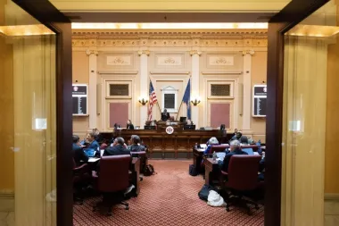Virginia en la encrucijada: referéndum, redistritación a mitad de década y la batalla judicial que podría cambiar el mapa político