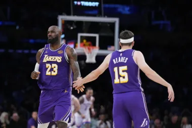 Salud, movimientos y un nuevo rumbo: cómo los cambios recientes reconfiguran la NBA y el destino de los Lakers