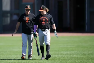 Cambio de guante y desafíos de primavera: Jung Hoo Lee, lesiones y movimiento de cátchers marcan el arranque del MLB 2026