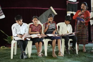 Voces que no deben desaparecer: la revitalización del kaqchikel y otras lenguas mayas en Guatemala