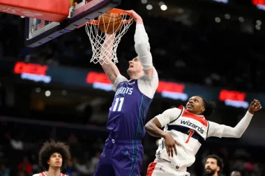 Tormenta de lesiones y exhibiciones: lo que dejó la jornada NBA entre Suns, Hornets y Trail Blazers