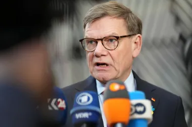 El bloqueo húngaro a las nuevas sanciones contra Rusia: energía, geopolítica y la tensión en el corazón de la UE