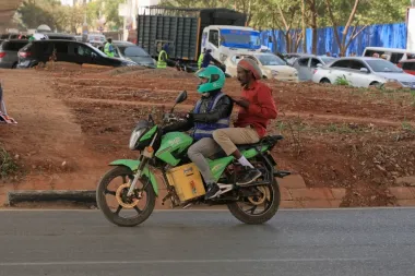 Movilidad eléctrica en África: la era del intercambio de baterías y la financiación climática que acelera el cambio