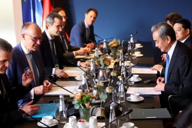 La visita de Friedrich Merz a China: entre la dependencia económica y la búsqueda de autonomía estratégica