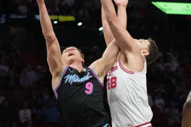 Noche de NBA: análisis profundo de Heat vs Rockets, la lesión de Embiid y el despegue de los Hornets