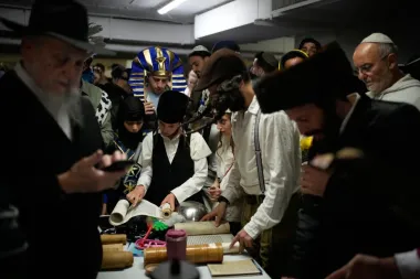 Purim bajo tierra: cómo los israelíes celebraron en refugios ante la amenaza iraní