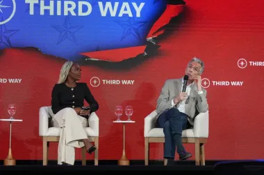 Análisis: ¿Puede el centro democrático recomponer al partido frente a la crisis externa e interna?