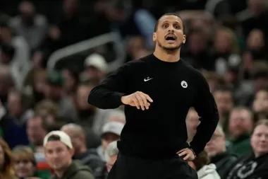 Análisis: la NBA en ebullición — La contundente victoria de Boston, el misterio de Porziņģis y la polémica promoción de los Hawks