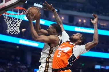 Noche de remontadas, estallidos ofensivos y decisiones polémicas: el día que la NBA dejó muchas historias