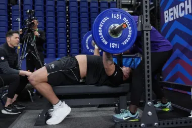 Etiqueta de franquicia, mercados globales y la nueva ola de talento: cómo el NFL offseason redefine equipos y afición