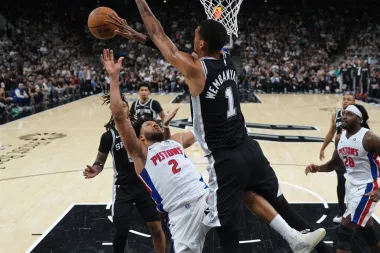 Noche de hitos y espectáculo: Wembanyama domina, LeBron hace historia y Edwards enciende a Minnesota