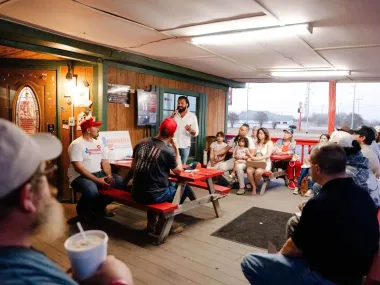 Texas 23: el vacío dejado por Tony Gonzales y la candidatura de un absolutista del derecho a portar armas