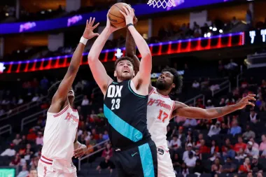 Noche de reveses y recuperaciones en la NBA: Análisis del triunfo de los Rockets y las lesiones que sacuden la liga