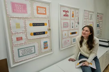 Volver a lo táctil: por qué las generaciones jóvenes abrazan los “hobbies de abuela”
