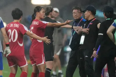 China supera a Corea del Norte 2-1 y se queda con el primer puesto del Grupo B en la Copa Asiática Femenina