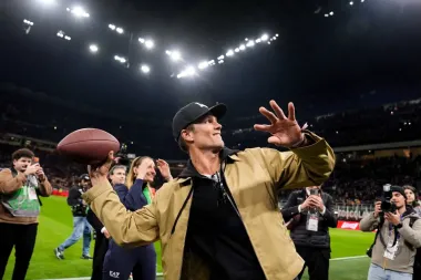 Análisis del mercado NFL: Mike Evans a los 49ers, Brady y el Flag Football en Los Ángeles, y los movimientos en la posición de corredor