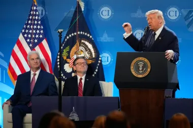La encrucijada electoral de 2026: bloqueo legislativo, vetos condicionados y la apuesta de Trump por la verificación de votantes