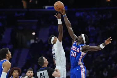 Noche de altibajos en la NBA: remontadas, expulsiones y una exhibición histórica