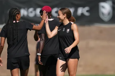 Entre la vida y la red: resiliencia, protocolos y lecciones del fútbol contemporáneo