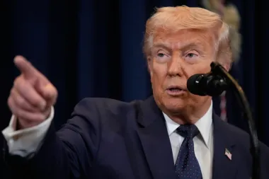 Análisis: El pulso de Trump sobre la política, el voto y los derechos humanos