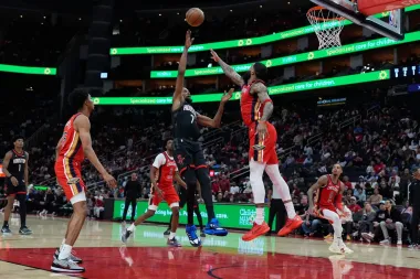 Tarde de Giros en la NBA: Durant decide en Houston, Raptors remontan y los Knicks consolidan su empuje
