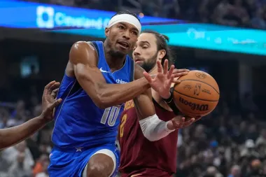 Reacción, ajustes y resiliencia: la narrativa NBA entre Mavericks, Sixers y Warriors