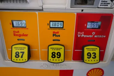 La guerra en Irán y la nueva factura en la bomba: cómo el conflicto está empujando al alza el precio de los combustibles