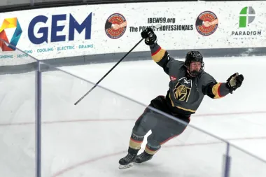 Hockey, duelo y resiliencia: la historia de Colin Dorgan y el equipo que volvió a jugar después de la tragedia