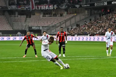 Noche de decisiones en el fútbol europeo: del resurgir de PSG a las luchas por la permanencia
