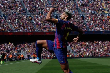Una jornada que reafirma el pulso del fútbol europeo: del liderato del Barcelona a los empujes de Como y la épica del derbi de Tyneside