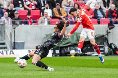 Derbis, decisiones y controversias: un fin de semana de vértigo en el fútbol europeo