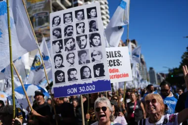 América Latina en tensión: salud, tragedias aéreas y memoria histórica que moldean el presente