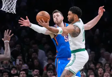 Noche de ajustes y señales de alerta: análisis profundo de la jornada NBA entre Celtics, Thunder, Hawks, Pistons y el regreso de Embiid