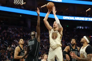 Noche de giros y definiciones en la NBA: Warriors aseguran play-in, Wolves remontan y Clippers afianzan su racha