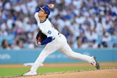Día de Apertura en la MLB: Remontada de los Dodgers, Debut Explosivo de DeLauter y Ohtani Reinando en Ventas de Camisetas