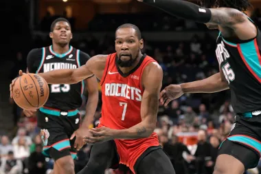 El tablero de la NBA: arbitrajes, jóvenes en crecimiento y la maquinaria imparable de los Nuggets