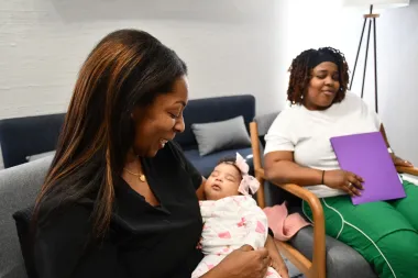 Las doulas que transforman la maternidad: del lujo a la política pública