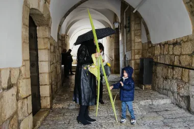 Prohibido entrar al Santo Sepulcro: cuando la seguridad sacrifica rituales milenarios