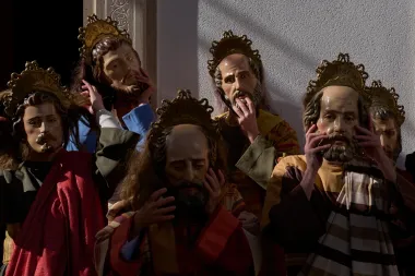 Ramos, rezos y resistencia: cómo la Semana Santa se vive entre la tradición y el conflicto