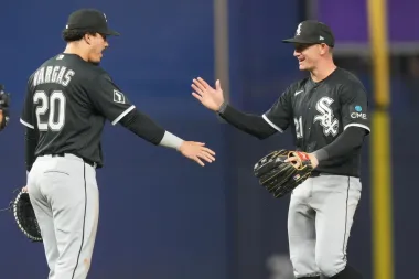 Noche de altibajos en la MLB: Vargas lidera a los White Sox, controversia en Chase Field y la sólida primera victoria de Chase Burns