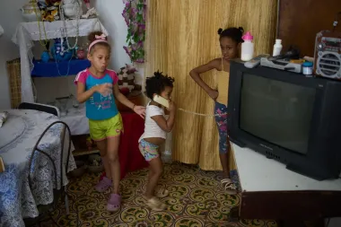 Hambre, cortes eléctricos y medicinas agotadas: la crisis que pone en jaque la vida cotidiana en Cuba
