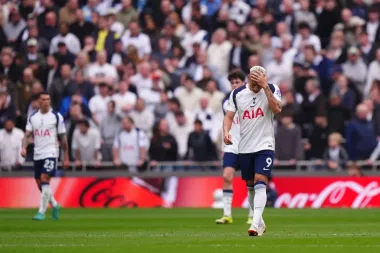 Roberto De Zerbi en Tottenham: fútbol de alto riesgo y un salto emocional que divide a la afición